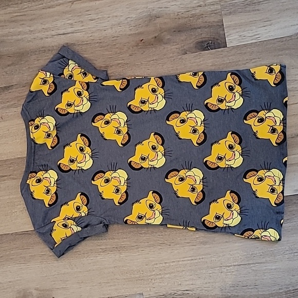 NWT Hot Topic Simba Cuffed Tee Grey XS - Picture 3 of 3